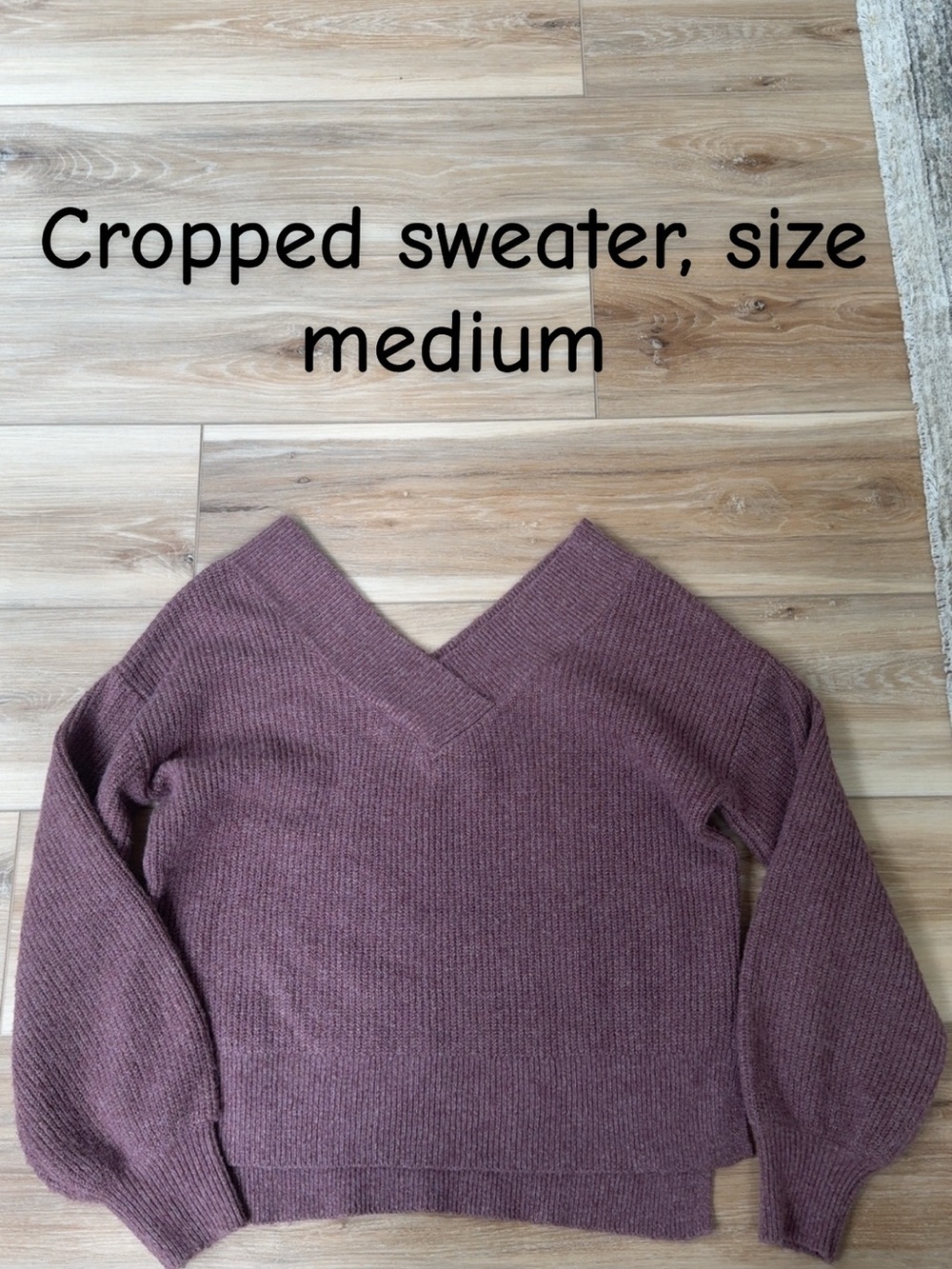 Women's Cropped V-Neck Sweater in Mauve - Size Medium